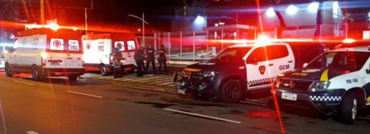 Mulher tem corpo incendiado e é agredida pelo namorado durante briga 