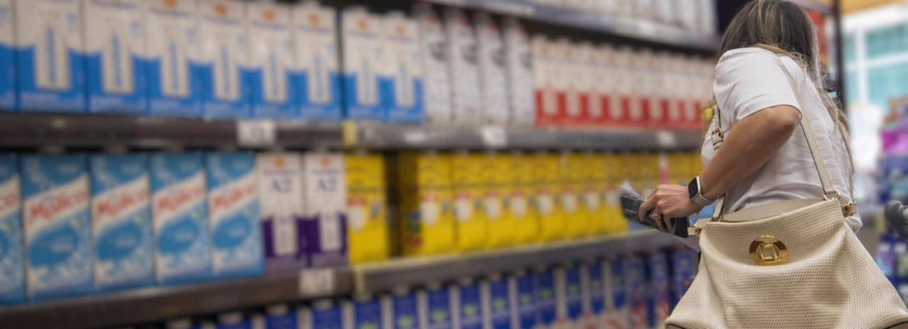 Justiça condena empresa após consumidora comprar leite estragado em Auriflama