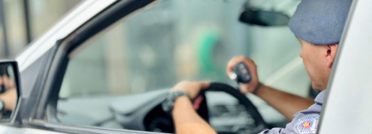 Homem é preso após agredir idoso com chutes na cabeça durante desentendimento familiar em Guzolândia