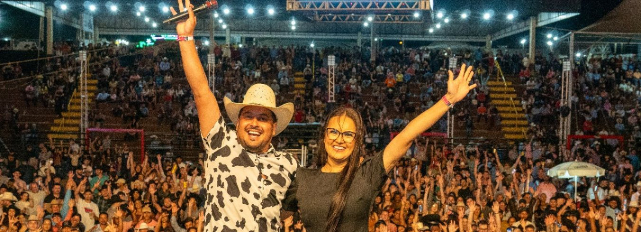 Abertura da Festa do Peão leva multidão ao Recinto de Exposições em Auriflama