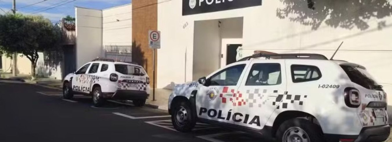 Homem é executado dentro de carro com 29 tiros em ataque criminoso
