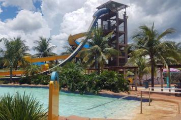 Idosa morre após descer tobogã em parque aquático no dia do aniversário