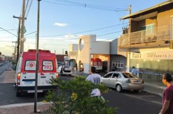 Motorista bêbado e com CNH suspensa capota carro e deixa criança em estado grave