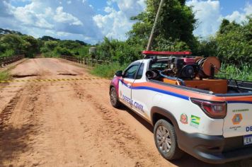 Ponte que liga Auriflama à Dirce Reis é interditada pela Defesa Civil devido à subida das águas