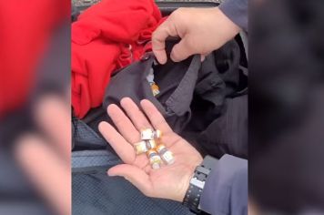 Três suspeitos são presos com emagrecedores em ônibus interestadual; um deles é venezuelano