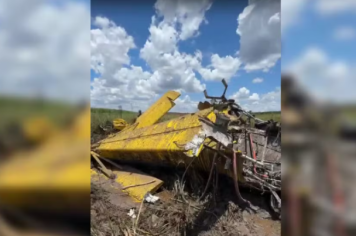 Piloto morre em queda de avião agrícola em área rural  
