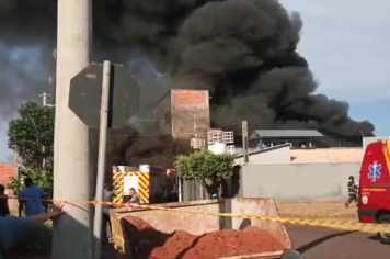 Em Birigui, incêndio atinge fábrica de sorvetes