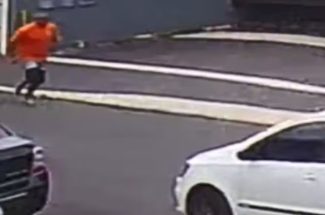 Segurança morre ao ser perseguido e esfaqueado por homem na rua em plena luz do dia em Guararapes