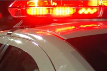 Jovem é preso por tráfico de drogas no centro de Guzolândia