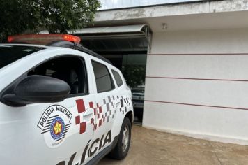 Homem é preso por violência doméstica mesmo após ser esfaqueado pela esposa em Auriflama