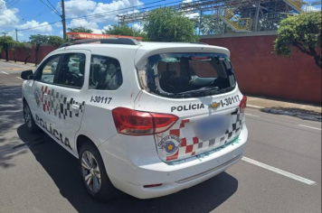 Homem algemado estoura vidro de viatura, pula de pontilhão e morre na queda 