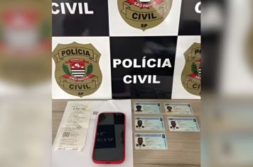 Influenciador angolano é preso suspeito de usar documentos migratórios falsos para aplicar golpes em programa social