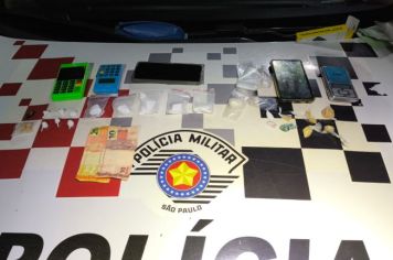 Trio é preso em pousada por tráfico de drogas em Aracanguá