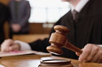 Homem é condenado por descumprir medida protetiva e ameaçar família de vítima em Guzolândia  