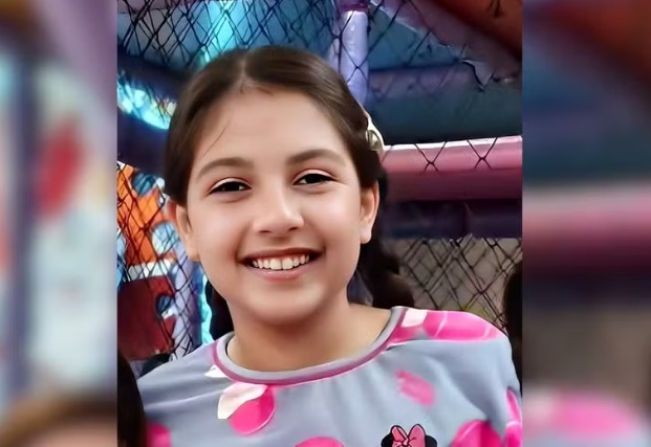 Menina de 12 anos morre após ter cabelo sugado por ralo de piscina