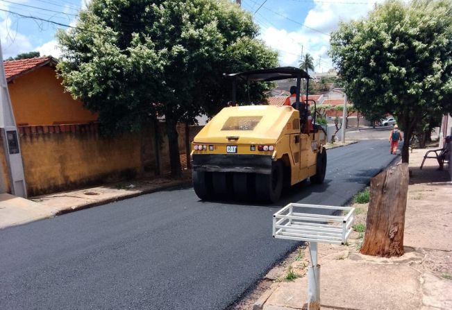 Obras de recapeamento avançam na Rua Nicolau Pantoni, no Jardim Melissa