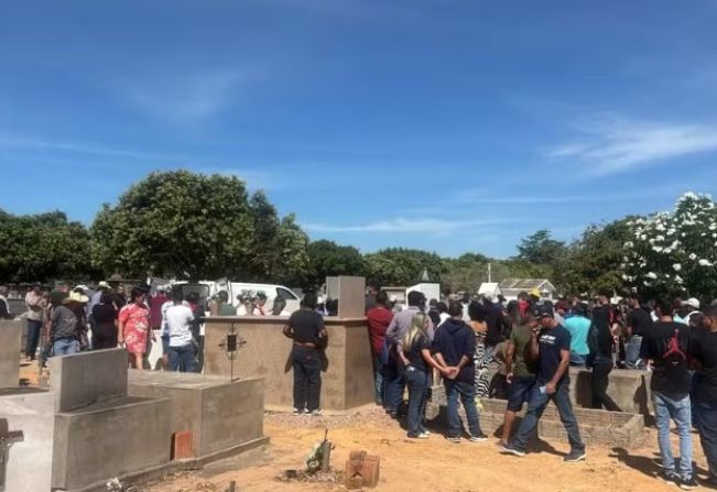 Peão que morreu após ser pisoteado por touro é sepultado nesta terça-feira