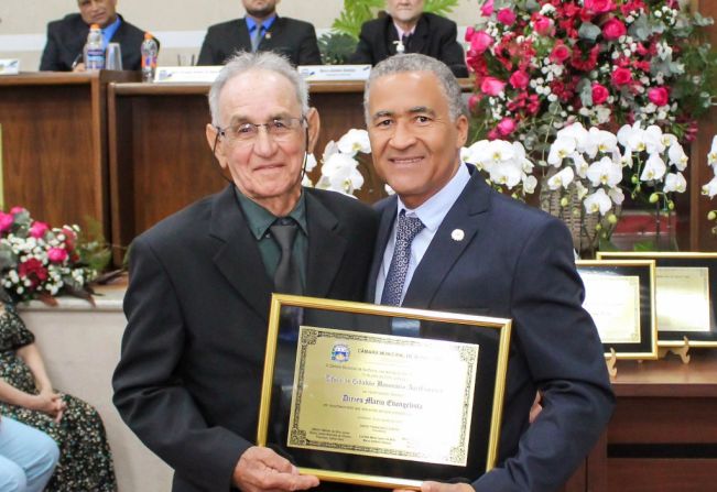 Câmara homenageia Dirceu Mário Evangelista com Título de Cidadão Honorário