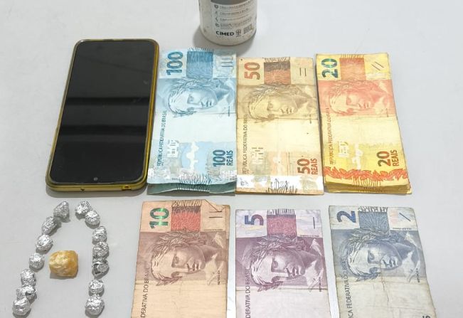 TRAFICANTE É PRESO EM FLAGRANTE COM PEDRAS DE CRACK EM AURIFLAMA