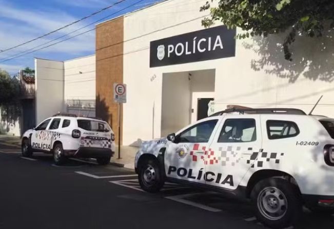 Homem é executado dentro de carro com 29 tiros em ataque criminoso