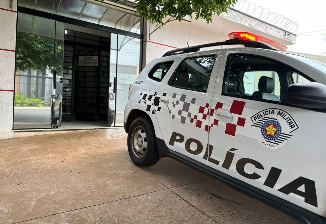 Homem é preso em flagrante em Auriflama após ameaçar amásia com a faca 