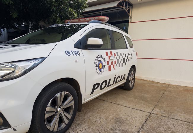 Homem é preso por tráfico de drogas após perseguição e uso de cão farejador em Auriflama