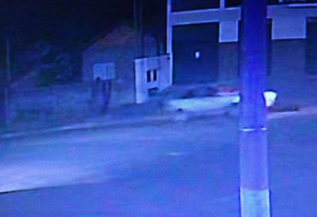 Motociclista é atropelado, arrastado por 100 metros e motorista foge sem prestar socorro em Auriflama