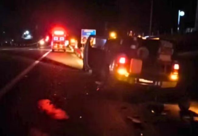 Cinco pessoas morrem após colisão frontal entre carros em rodovia