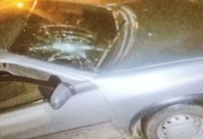 Mulher é atropelada após motorista ter visão ofuscada por farol alto