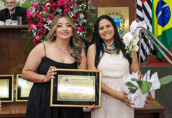 Câmara de Auriflama homenageia Dhéssica Carla Valentim com título de Cidadã Honorária