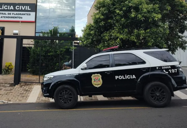 Casa é invadida e ladrões levam R$ 100 mil e TV de 55 polegadas