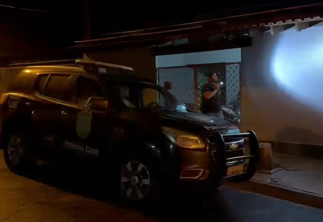 Casal é rendido e amarrado dentro de casa na região