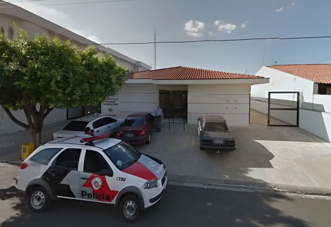 Mulher é presa com porções de crack e diz que era obrigada pelo companheiro a vender drogas em Auriflama