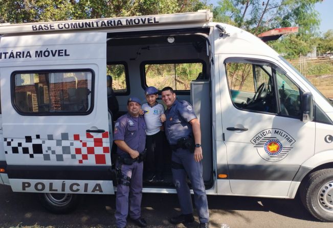 Polícia Militar realiza sonho de menino em Auriflama