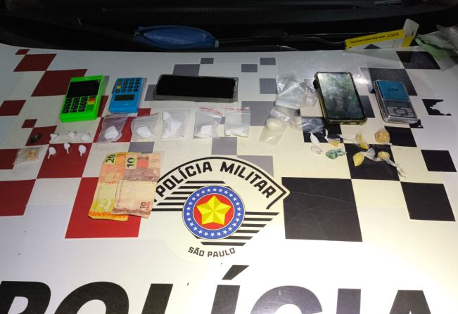 Trio é preso em pousada por tráfico de drogas em Aracanguá
