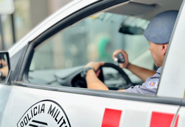 Mulher é detida por racismo após confusão em hospital