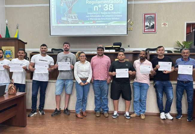 Servidores de Auriflama recebem treinamento sobre segurança no trabalho com resíduos sólidos